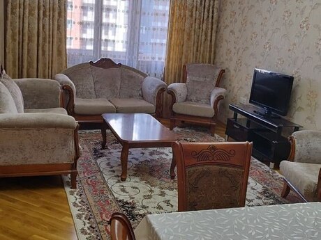 Elan №5939418 - Bakı, 8 Noyabr m., 3 otaqlı, 124 m², 7/17 mərtəbə