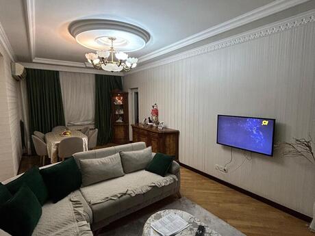 3 otaqlı köhnə tikili - Azadlıq Prospekti m. - 125 m²