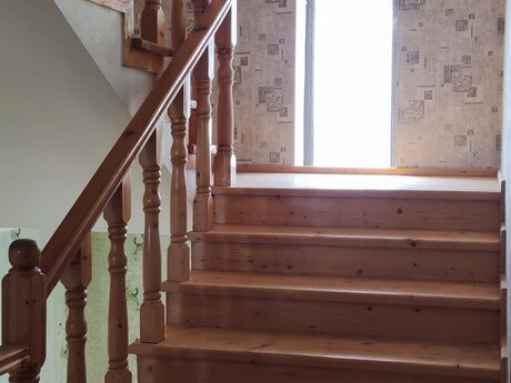 Satılır 8 otaqlı həyət evi/bağ evi 600 m², Saray q.