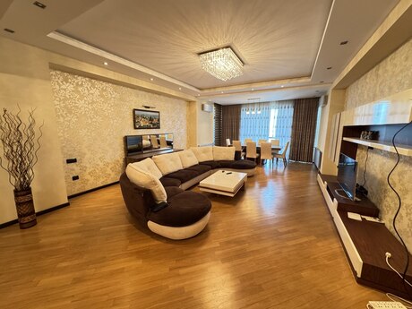 3 otaqlı yeni tikili - Şah İsmayıl Xətai m. - 220 m²