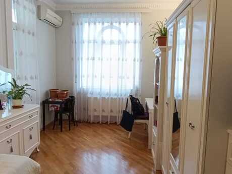Satılır 4 otaqlı yeni tikili 200 m², Elmlər Akademiyası m.