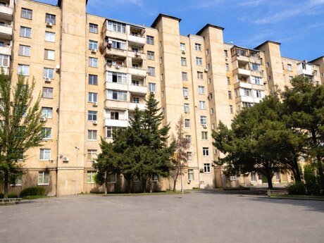 2 otaqlı köhnə tikili - Azadlıq Prospekti m. - 70 m²