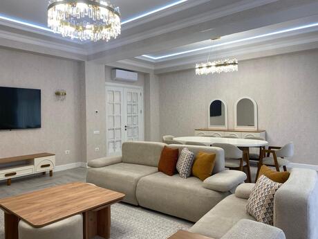 4 otaqlı yeni tikili - Ağ şəhər q. - 200 m²