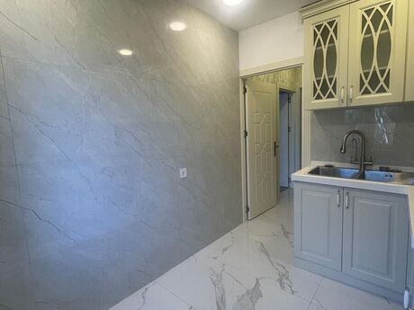 3 otaqlı köhnə tikili - İçəri Şəhər m. - 81 m²