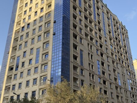 4 otaqlı yeni tikili - Nəsimi r. - 203 m²