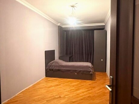 3 otaqlı yeni tikili - 9-cu mikrorayon q. - 135 m²