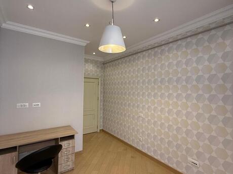 2 otaqlı köhnə tikili - Elmlər Akademiyası m. - 40.9 m²