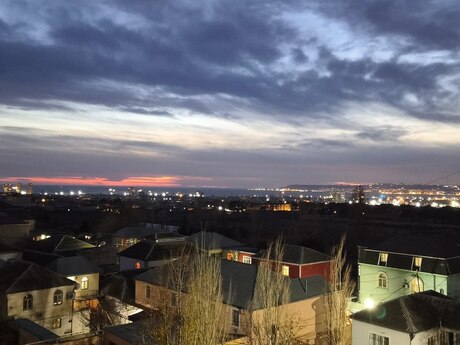 3 otaqlı köhnə tikili - Xalqlar Dostluğu m. - 89 m²