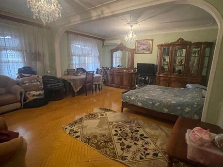 5 otaqlı köhnə tikili - Elmlər Akademiyası m. - 120 m²