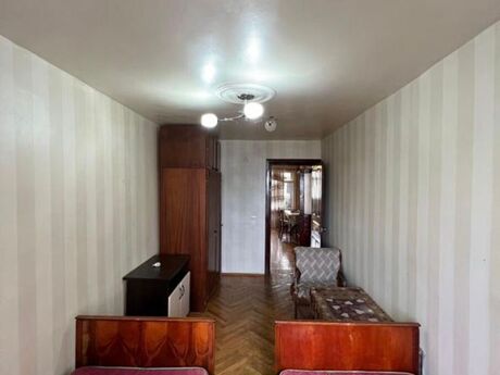 3 otaqlı köhnə tikili - İnşaatçılar m. - 80 m²