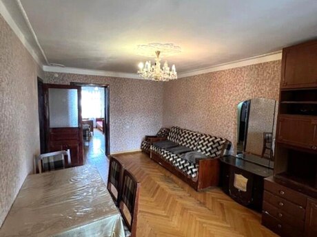 3 otaqlı köhnə tikili - İnşaatçılar m. - 80 m²
