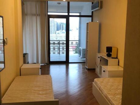4-room apartment for rent, 240 m², Sahil: 2 400 ₼/mo 5