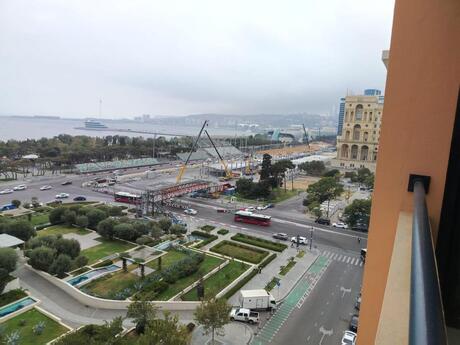 Kirayə 4 otaqlı mənzil, 220 m², Sahil: 2 800 ₼/ay 5