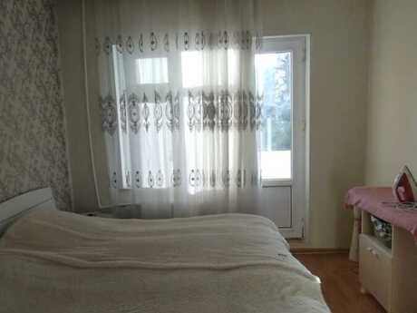 3 otaqlı köhnə tikili - 8-ci mikrorayon q. - 85 m²