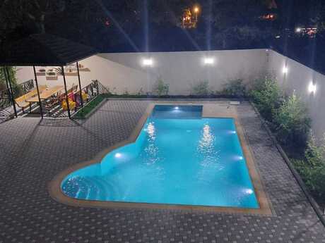 5 otaqlı həyət evi/bağ evi - Mərdəkan q. - 250 m²