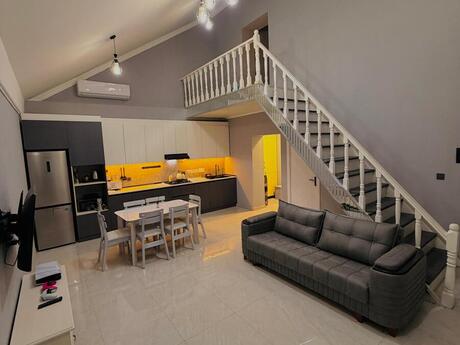 4 otaqlı həyət evi/bağ evi - Novxanı q. - 300 m²
