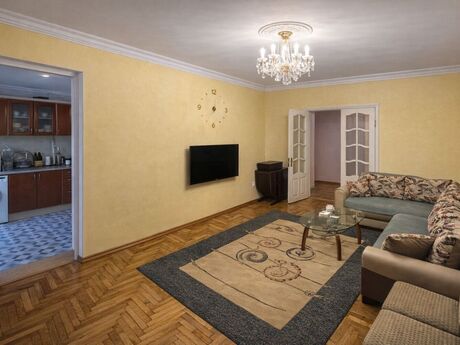 3 otaqlı köhnə tikili - 20 Yanvar m. - 90 m²