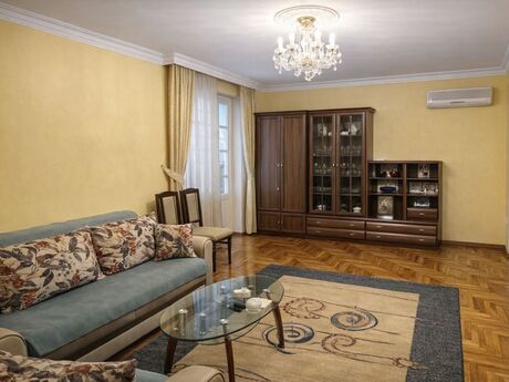 3 otaqlı köhnə tikili - 20 Yanvar m. - 90 m²