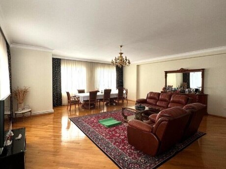 4 otaqlı yeni tikili - 8 Noyabr m. - 200 m²