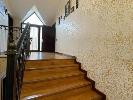 4 otaqlı həyət evi/bağ evi - Şüvəlan q. - 200 m²