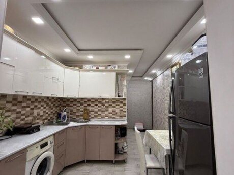 3 otaqlı köhnə tikili - Azadlıq Prospekti m. - 90 m²