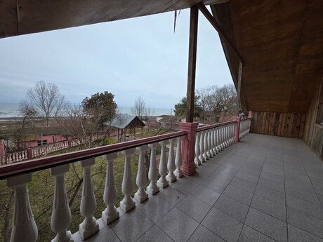 8 otaqlı həyət evi/bağ evi - Xaçmaz - 400 m²