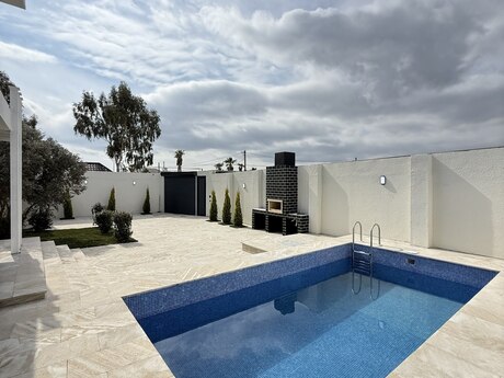 4 otaqlı həyət evi/bağ evi - Şüvəlan q. - 150 m²