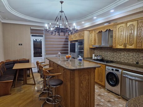 3 otaqlı yeni tikili - Nəsimi r. - 145 m²