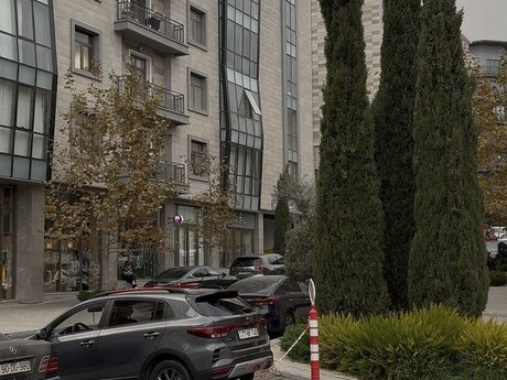 Obyekt - Ağ şəhər q. - 169 m²