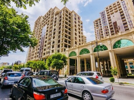 3-комн. новостройка - м. 28 мая - 180 м²
