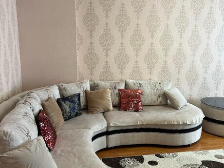 Satılır 2 otaqlı yeni tikili 67.5 m², Bakıxanov q.