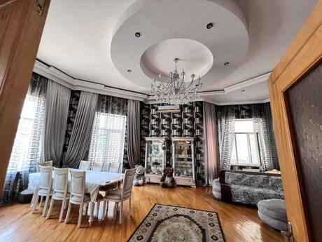 Satılır 15 otaqlı həyət evi/bağ evi 560 m², Badamdar q.