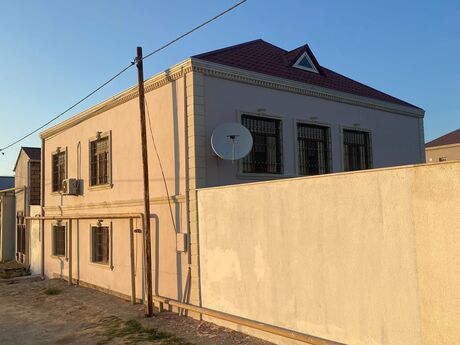 Satılır 5 otaqlı həyət evi/bağ evi 240 m², Buzovna q.