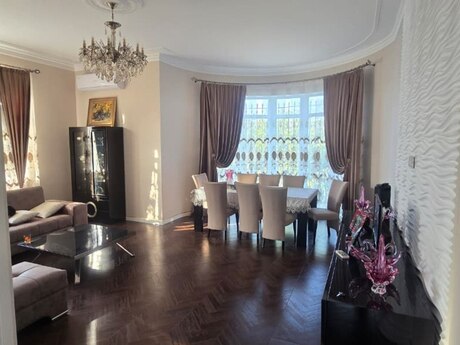 6 otaqlı həyət evi/bağ evi - Masazır q. - 164 m²
