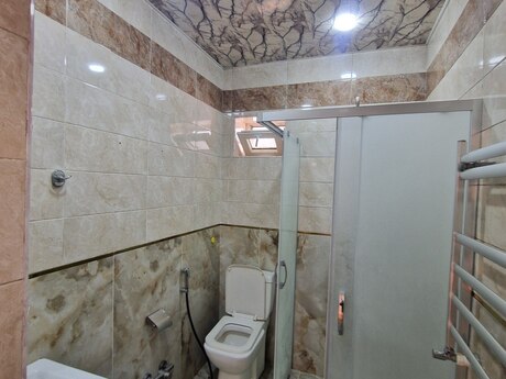 4 otaqlı həyət evi/bağ evi - Zabrat q. - 110 m²