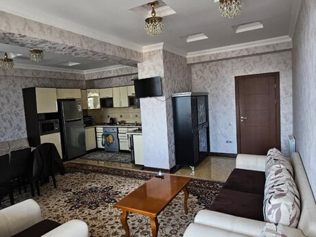 4 otaqlı yeni tikili - Şah İsmayıl Xətai m. - 180 m²
