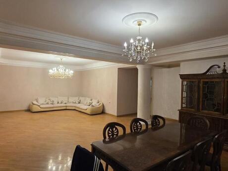 Elan №5943610 - Bakı, 28 May m., 5 otaqlı, 200 m², 3/6 mərtəbə