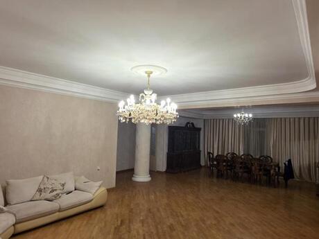 5 otaqlı yeni tikili - 28 May m. - 200 m²