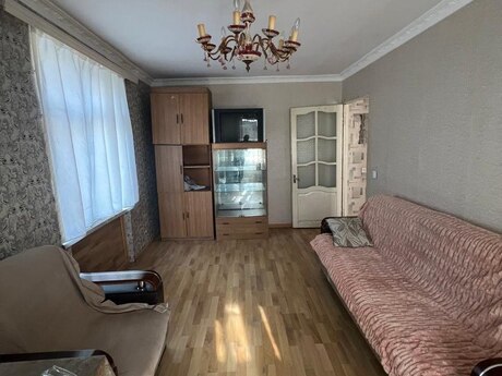 2 otaqlı köhnə tikili - Qara Qarayev m. - 40 m²