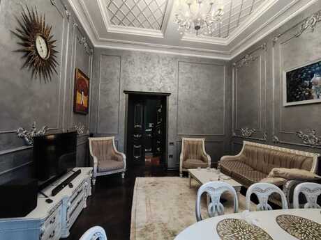 2 otaqlı köhnə tikili - İçəri Şəhər m. - 100 m²