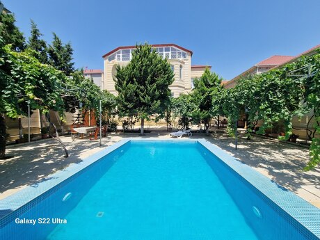 7 otaqlı həyət evi/bağ evi - Köhnə Günəşli q. - 520 m²