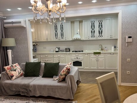 3 otaqlı köhnə tikili - İçəri Şəhər m. - 80 m²