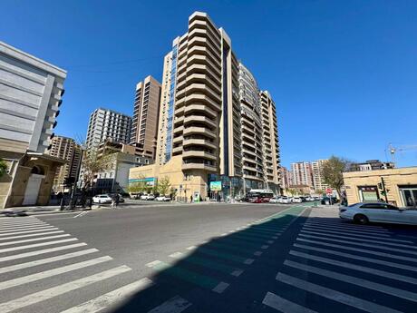 Elan №5944535 - Bakı, 28 May m., 20 otaqlı, 1600 m²