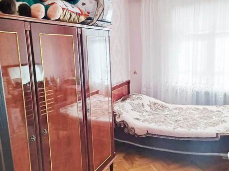 5 otaqlı köhnə tikili - 8-ci mikrorayon q. - 145 m²