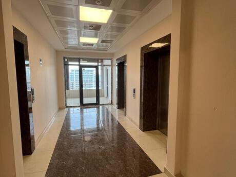 4-комнатная квартира, 185 м², Ağ şəhər: 795 500 ₼ 4