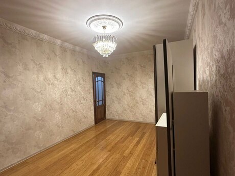 3-комн. вторичка - м. 20 января - 55 м²