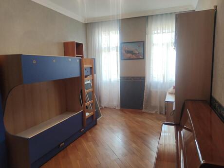 4 otaqlı yeni tikili - Elmlər Akademiyası m. - 150 m²