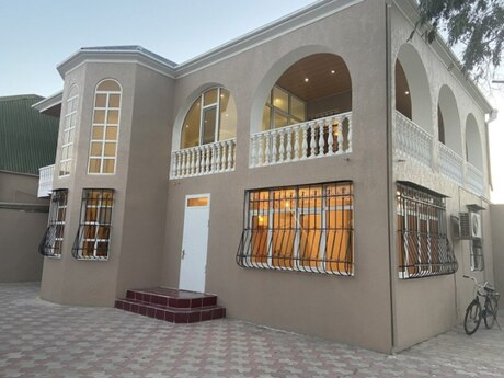 4 otaqlı həyət evi/bağ evi - Mərdəkan q. - 160 m²