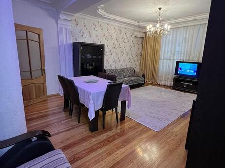 3 otaqlı mənzil, 100 m², 8 Noyabr: 249 000 ₼ 3