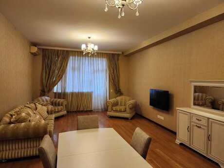 Elan №5945587 - Bakı, Nizami m., 3 otaqlı, 165 m², 8/18 mərtəbə